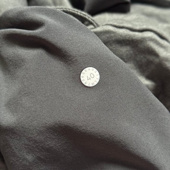 Lululemon Men's The Works Short *Quick Oxford 11" - Grey - Picture 5 of 8